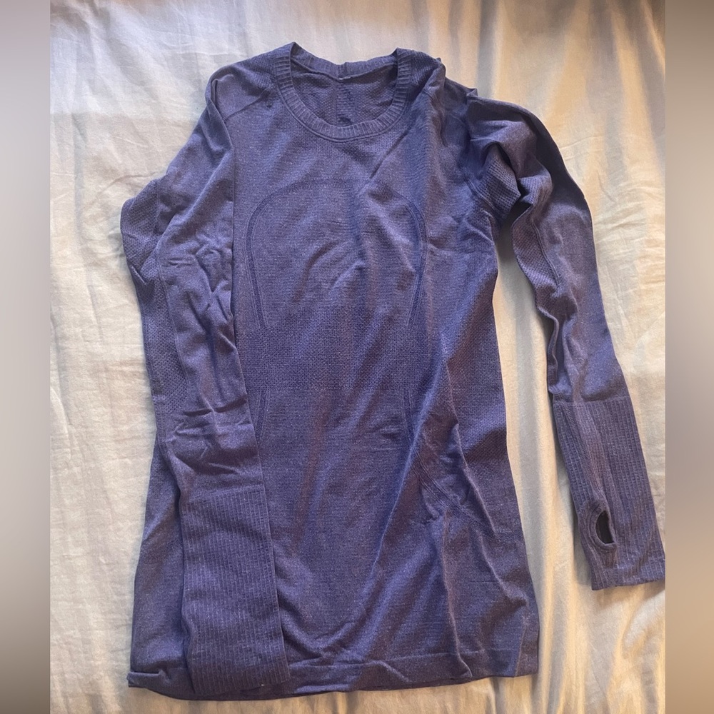 Lululemon “swiftly tech” long sleeve shirt